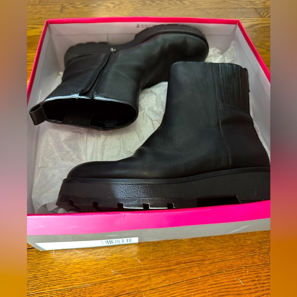 VINCE CAMUTO | NEFRAMES BOOTIE | 7.5 | BLACK | NEW- - Picture 2 of 14
